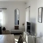 Seafront 3-bedrooms Cycladic South Paros 公寓