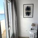 Seafront 3-bedrooms Cycladic South Paros 公寓 Alikí