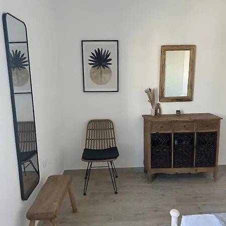 דירה Seafront 3-bedroom Cycladic South Paros Alikí