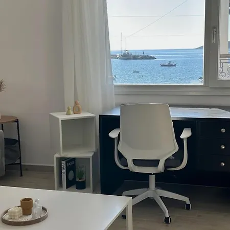 Seafront 3-bedroom Cycladic South Paros * Alikí