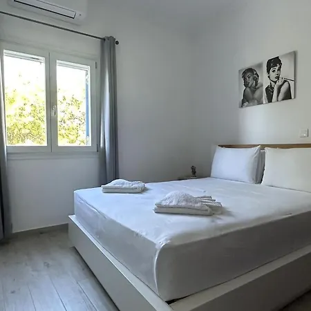 Seafront 3-bedroom Cycladic South Paros דירה *