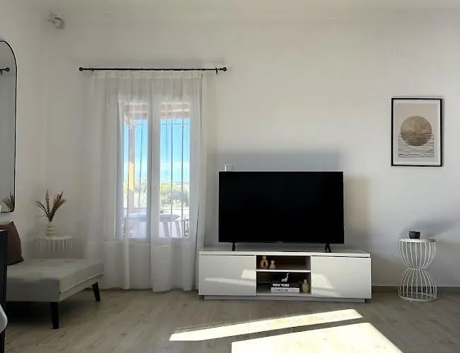 Seafront 3-bedroom Cycladic South Paros Алики