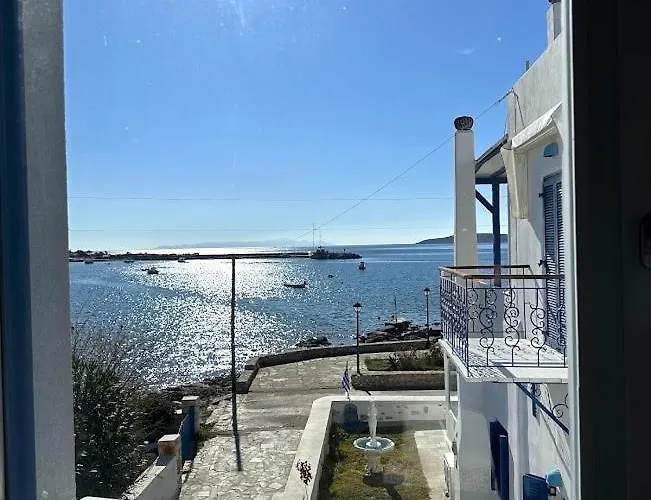 Seafront 3-bedroom Cycladic South Paros Апартаменты *