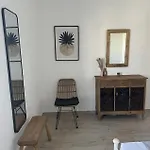 Apartment Seafront 3-bedrooms Cycladic South Paros Aliki (Paros)