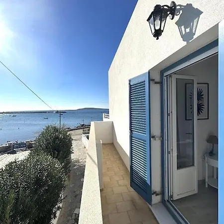 Apartment Seafront 3-bedrooms Cycladic South Paros *