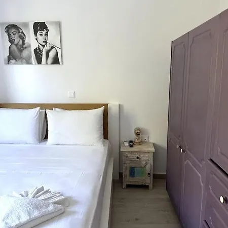 Apartment Seafront 3-bedroom Cycladic South Paros *