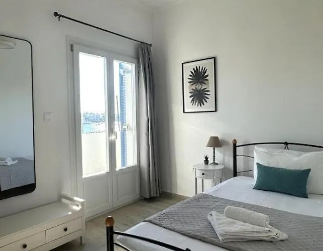 Seafront 3-bedroom Cycladic South Paros * Alikí