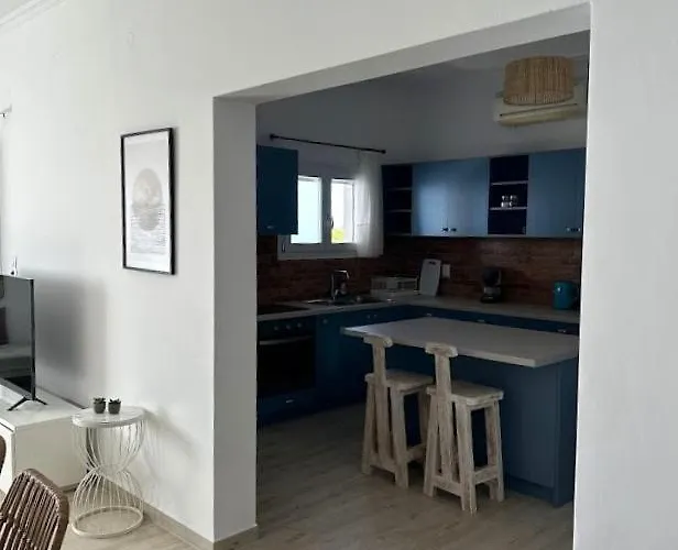 Apartment Seafront 3-bedroom Cycladic South Paros *