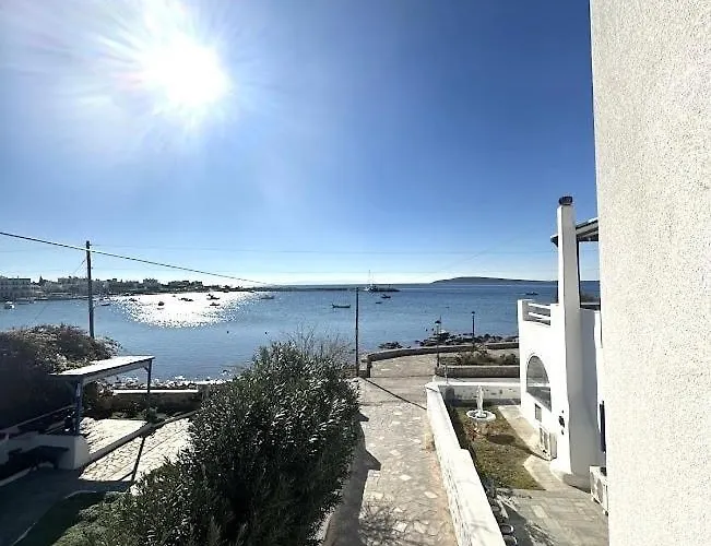 Seafront 3-bedroom Cycladic South Paros Lejlighed Alikí