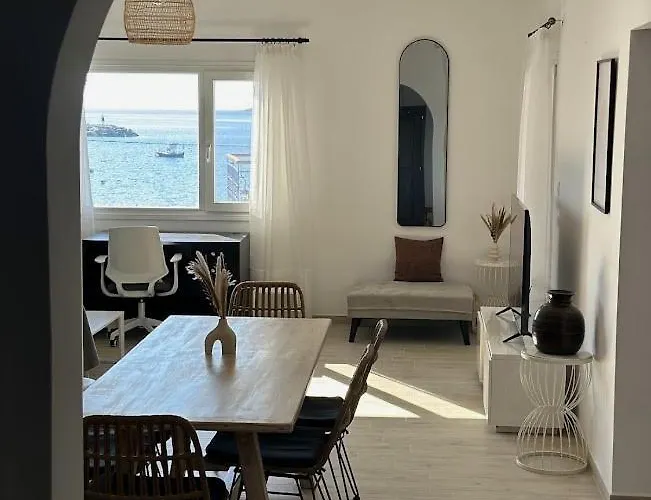 Seafront 3-bedroom Cycladic South Paros Lejlighed